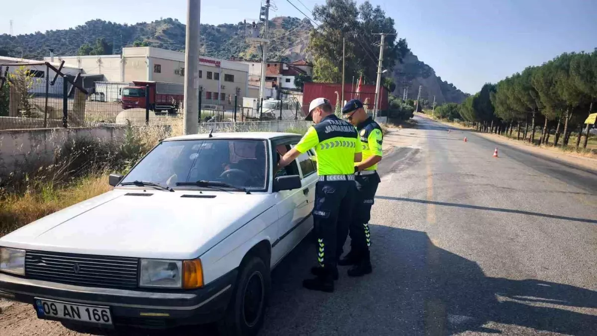 Aydın'da Jandarma'dan Şok Denetim: 201 Araç Sorgulandı