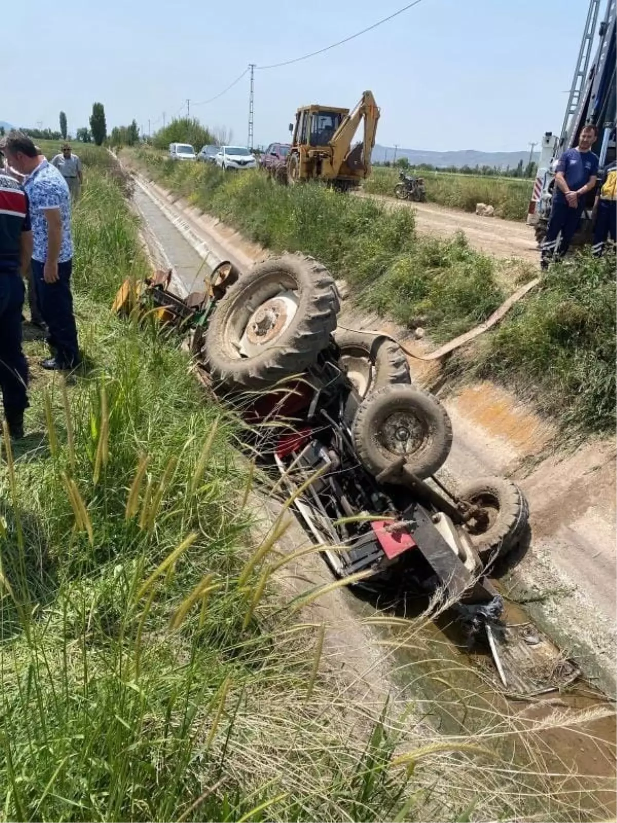Traktör Sulama Kanalına Devrildi: Bir Kişi Hayatını Kaybetti