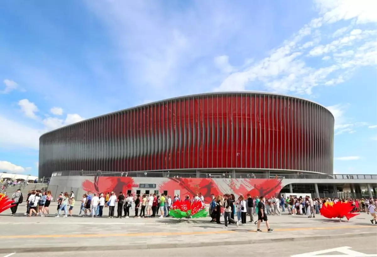 Belarus'un Yeni Futbol Stadyumu Açıldı