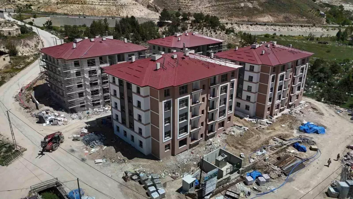 Gürün'de Afet Konutları Hızla Yükseliyor
