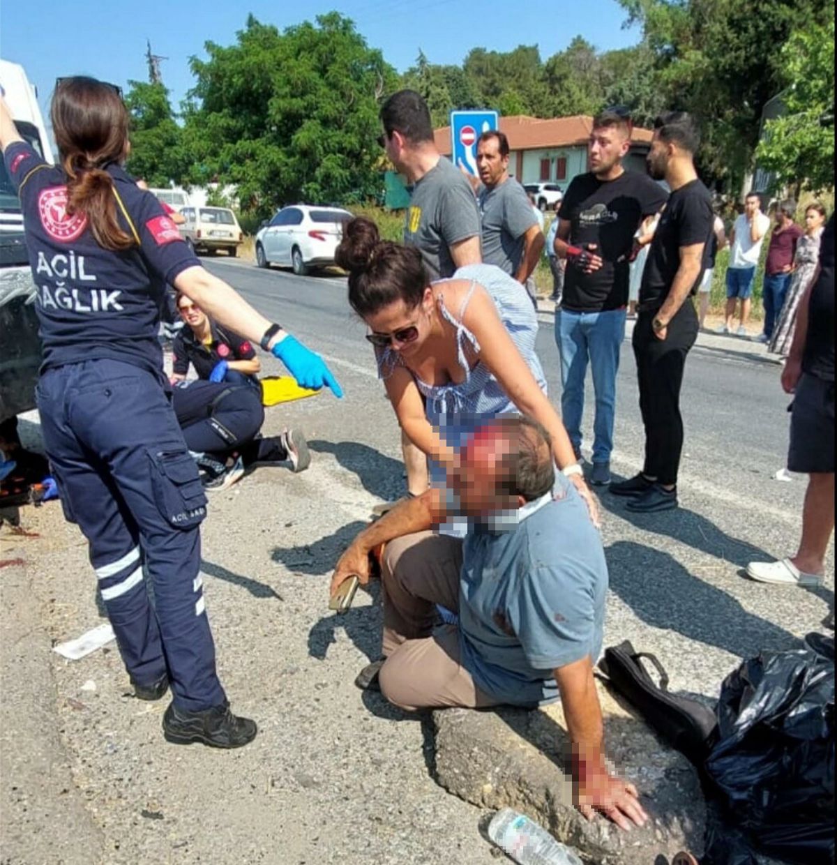 Kuşadası'nda Takla Atan Kamyonetteki Şoför Hayatını Kaybetti