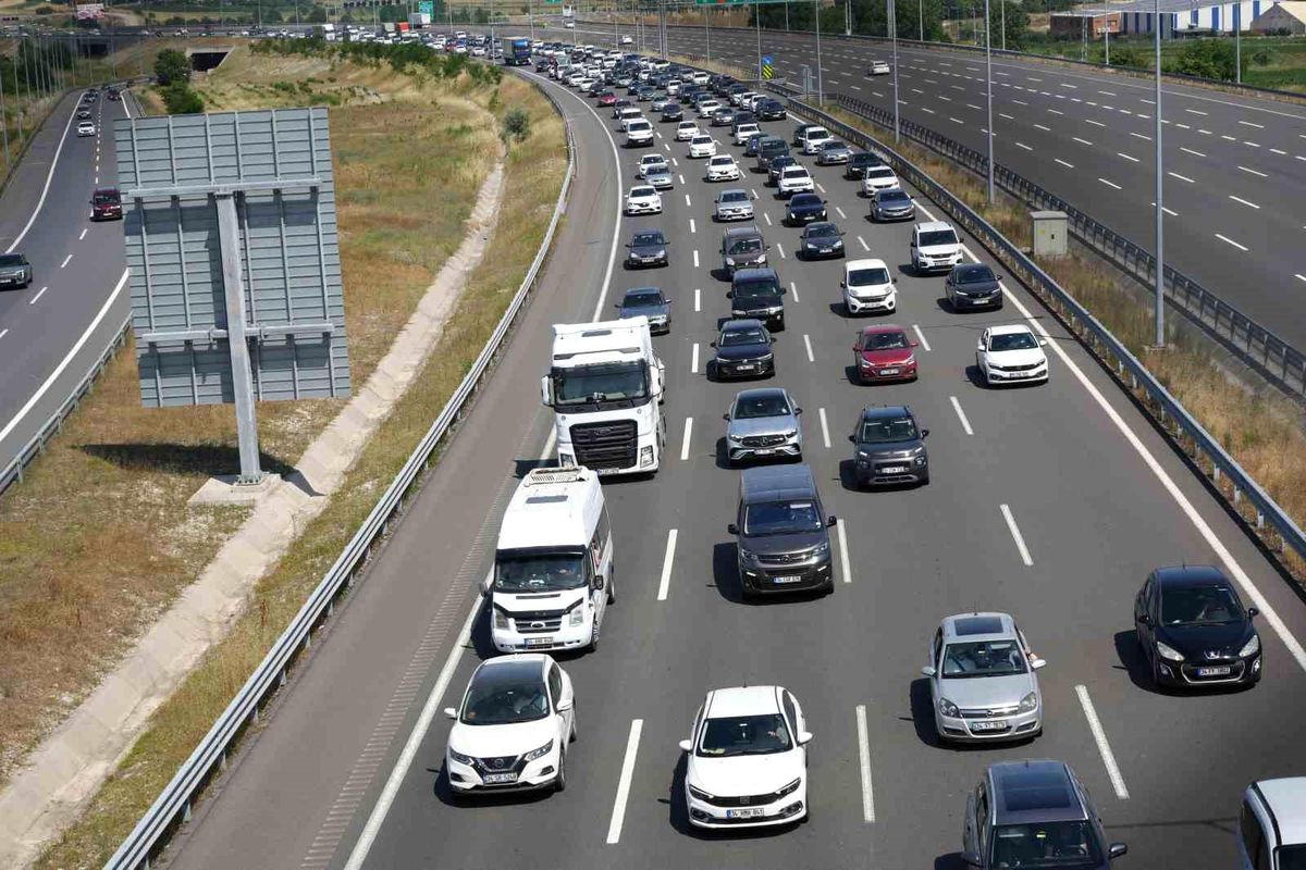 Kurban Bayramı Tatili Dönüş Yolculukları Yoğun Trafiğe Sebep Oldu