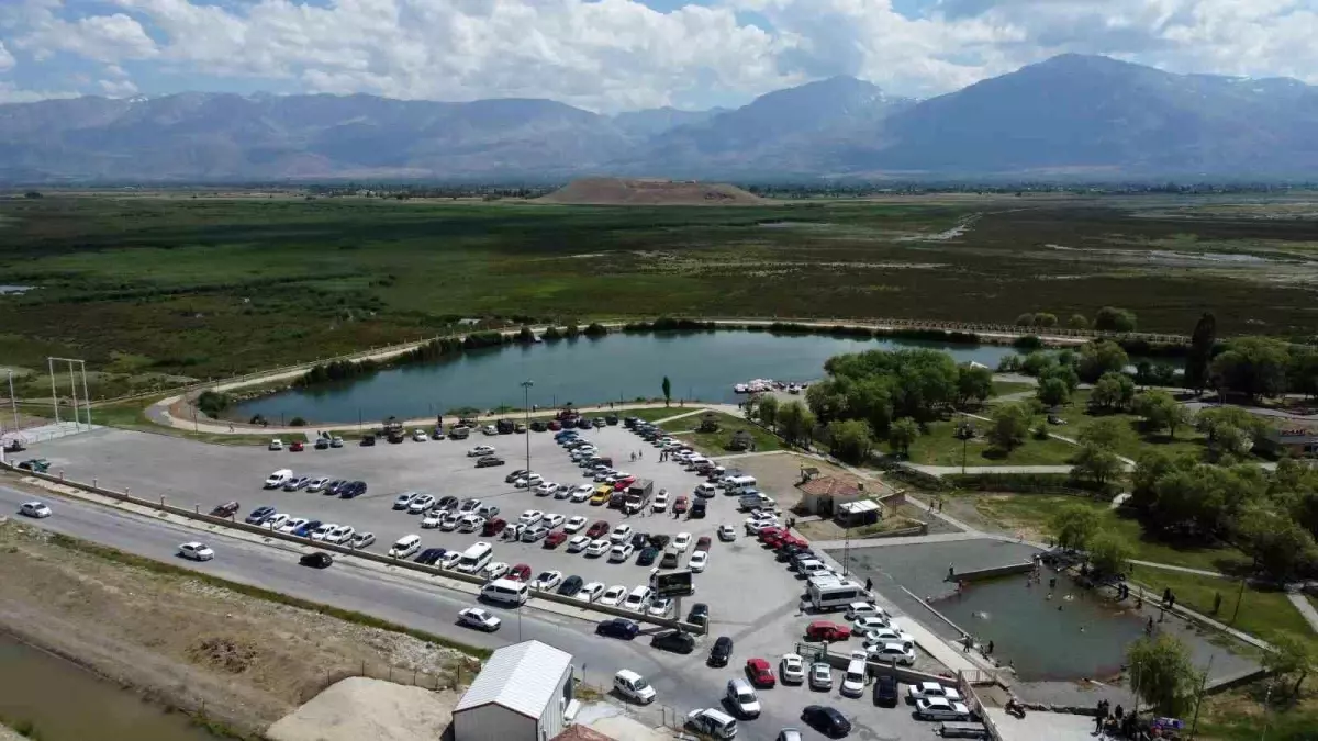 Erzincan'da Kurban Bayramı'nda Ekşisu Mesire Alanı Yoğun İlgi Gördü