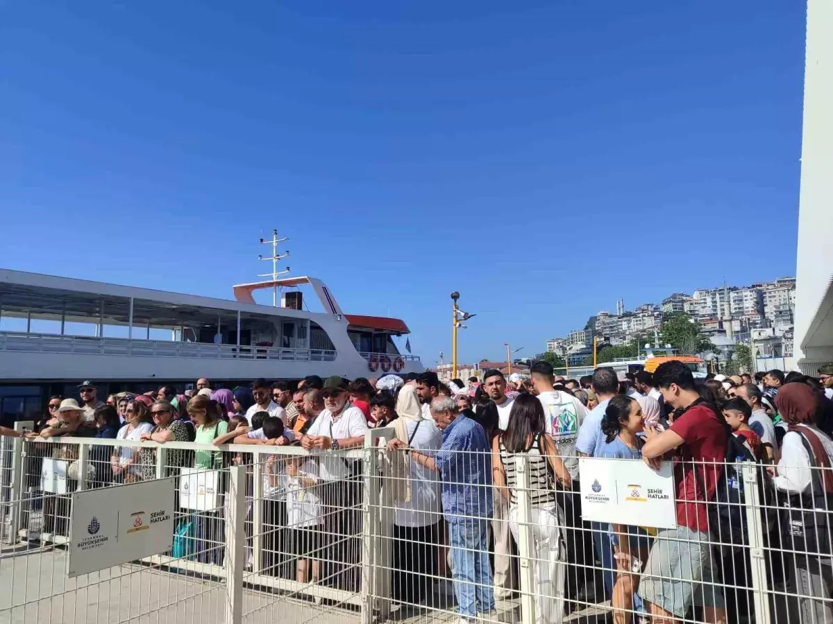 Kurban Bayramı'nın Son Günü Adalar'a Akın