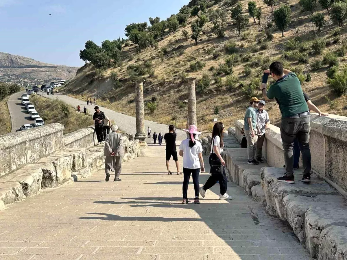 Kurban Bayramı'nda Cendere Köprüsü'ne Turist Akını