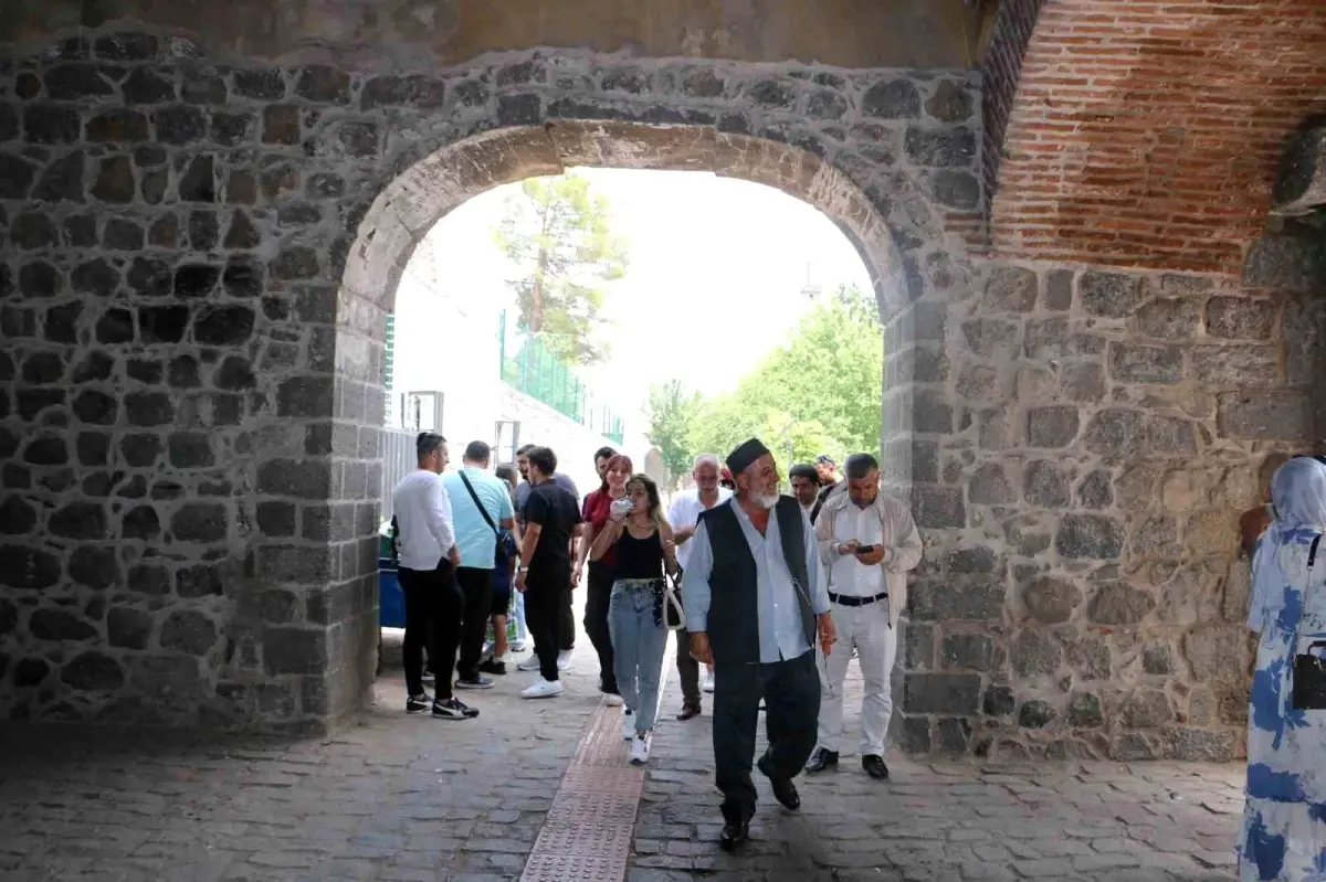 Diyarbakır'da Kurban Bayramı'nda Turist Akını
