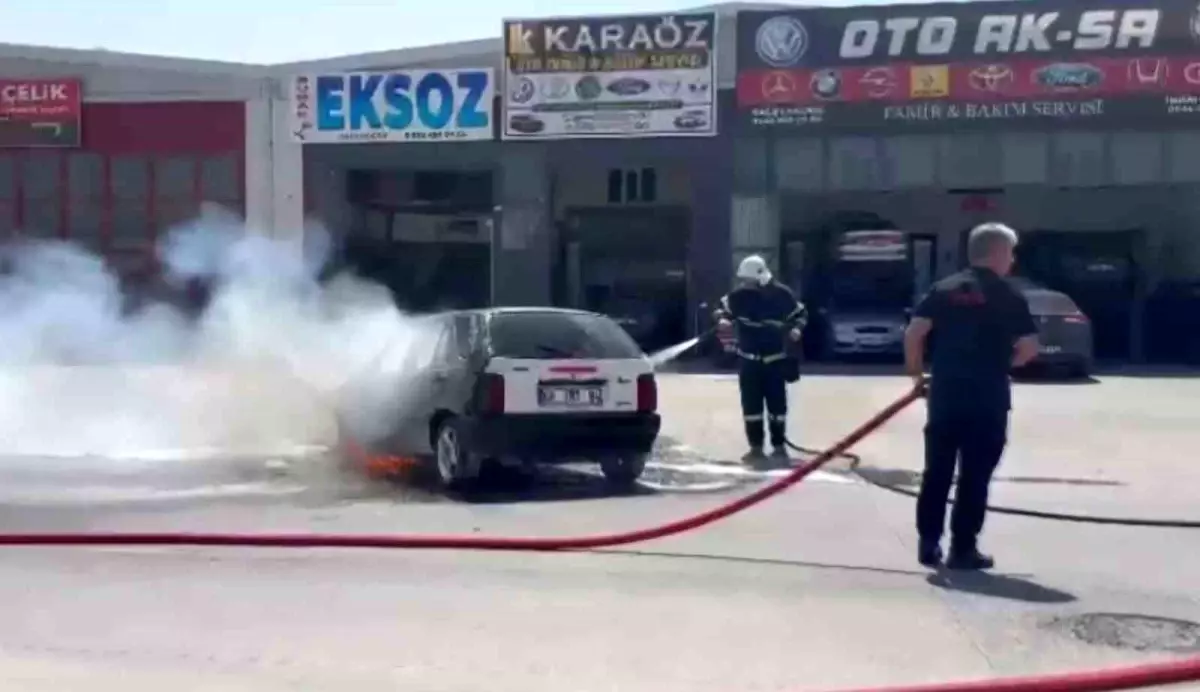 Aksaray'da Otomobil Egzozuna Kaynak Yaparken Alev Aldı