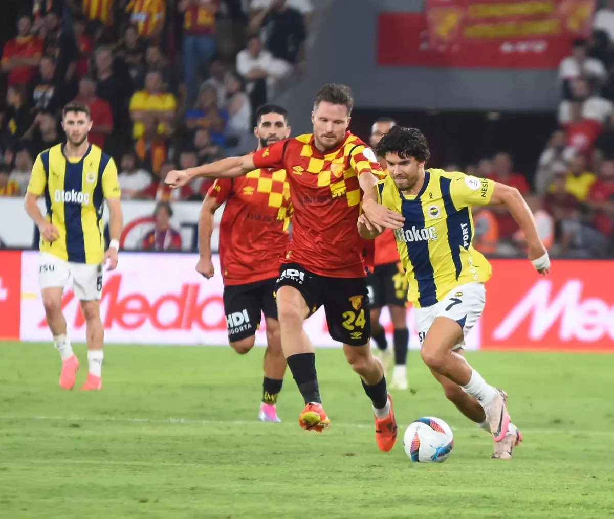 Göztepe'de Transfer Gelişmeleri ve 100. Yıl Kutlamaları