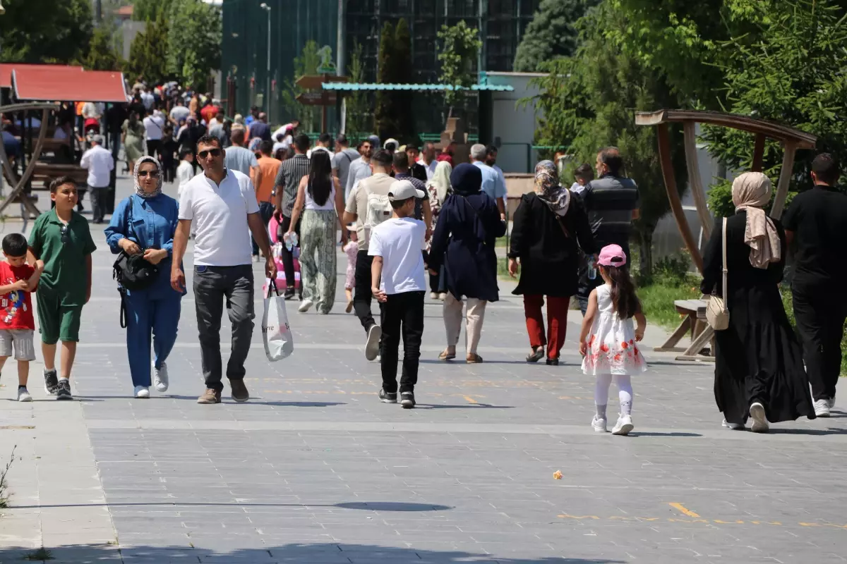 Kurban Bayramı'nda Kayseri Hayvanat Bahçesi'ne Yoğun İlgi