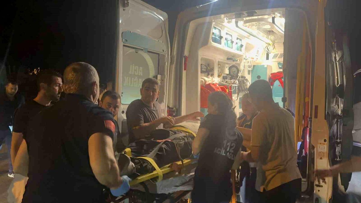 Antalya'da Motosiklet Kazası: Sürücü Ağır Yaralandı