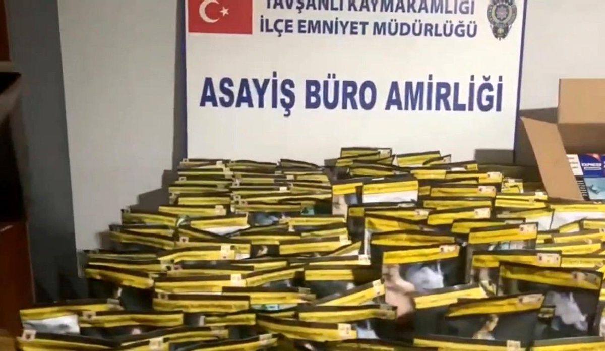 Kütahya'da Kaçak Tütün Operasyonu: Üç Şüpheli Tutuklandı
