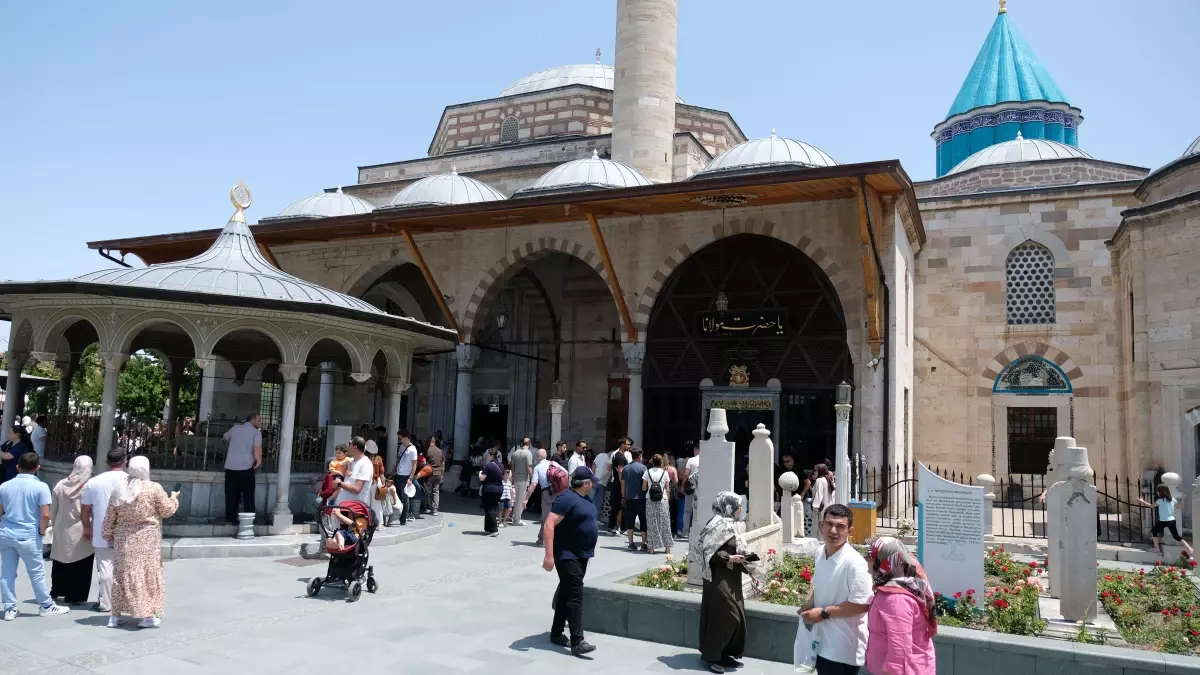 Mevlana Müzesi Kurban Bayramı’nda Ziyaretçi Akınına Uğradı