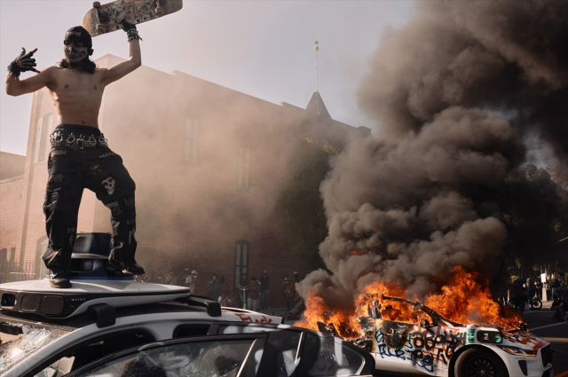 Events spiraled out of control! Images resembling science fiction movies in the USA