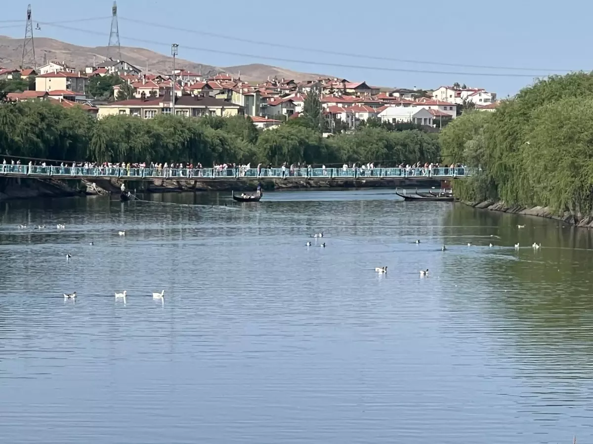 Tahtalı Köprü'de Denge Demiri Kırıldı, 40 Dakikada Açıldı