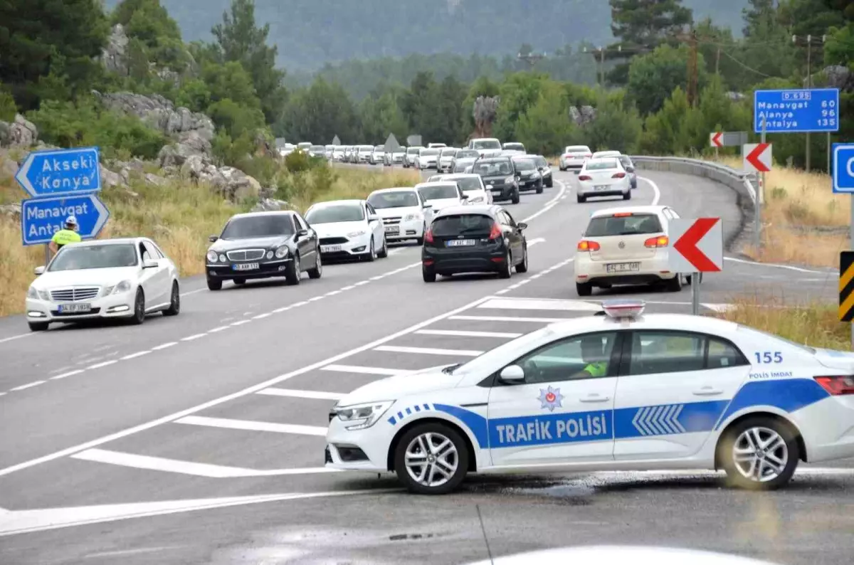Antalya-Konya Karayolunda Bayram Tatili Dönüşü Yoğunluğu