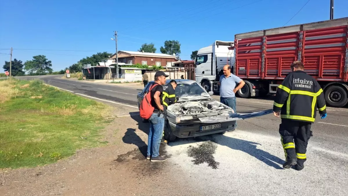 Tekirdağ'da Otomobil Yangını Korkuttu