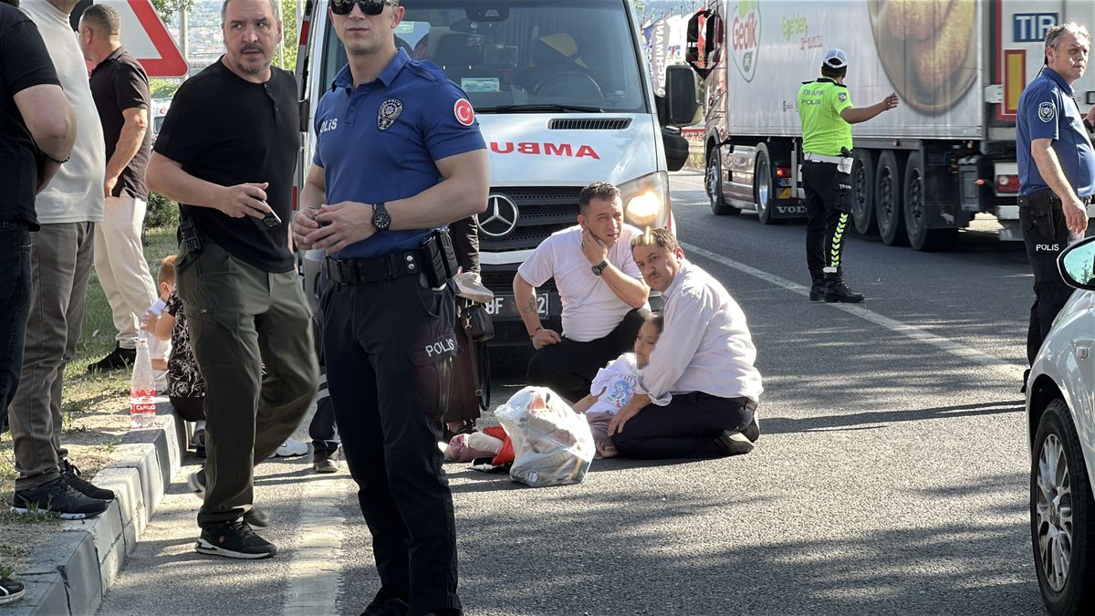 Kütahya'da Yaya Geçidinde Kız Kardeşlere Otomobil Çarptı: Yaralılar Var