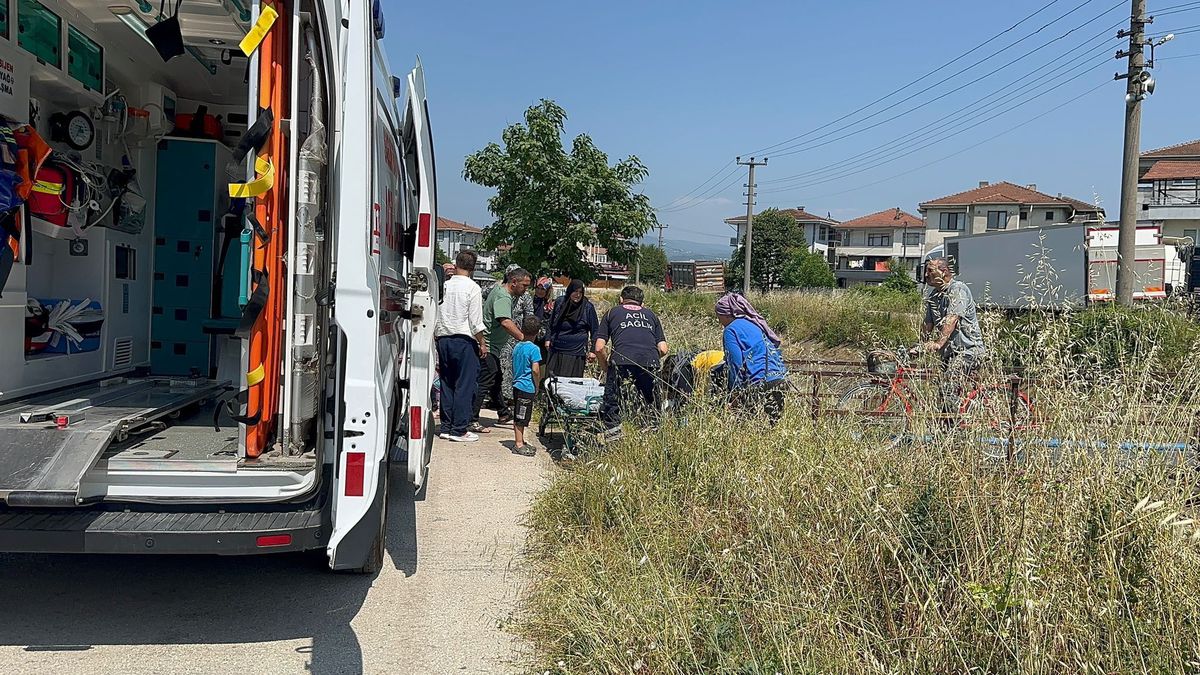 Düzce'de Yaya Köprüsünden Düşen 5 Yaşındaki Çocuk Kurtarıldı