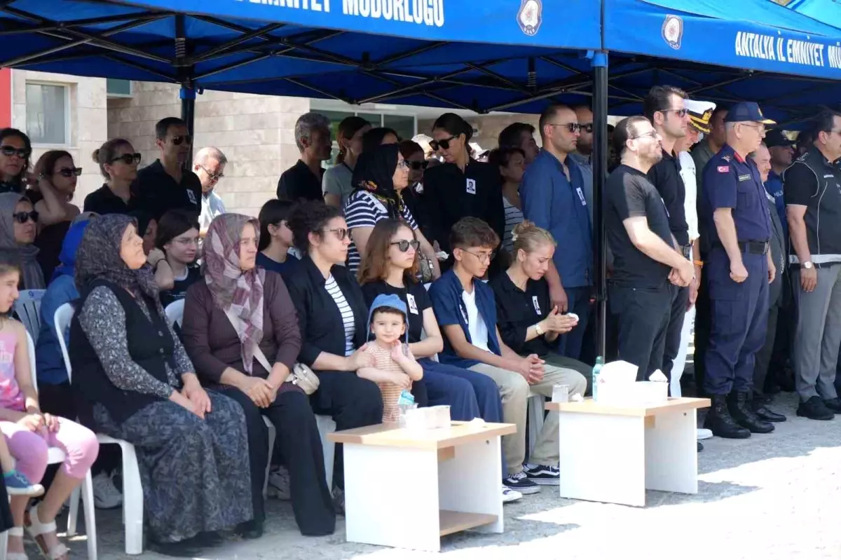 Akciğer Kanseri Nedeniyle Hayatını Kaybeden Kıdemli Başpolis Memuru Uğurlandı