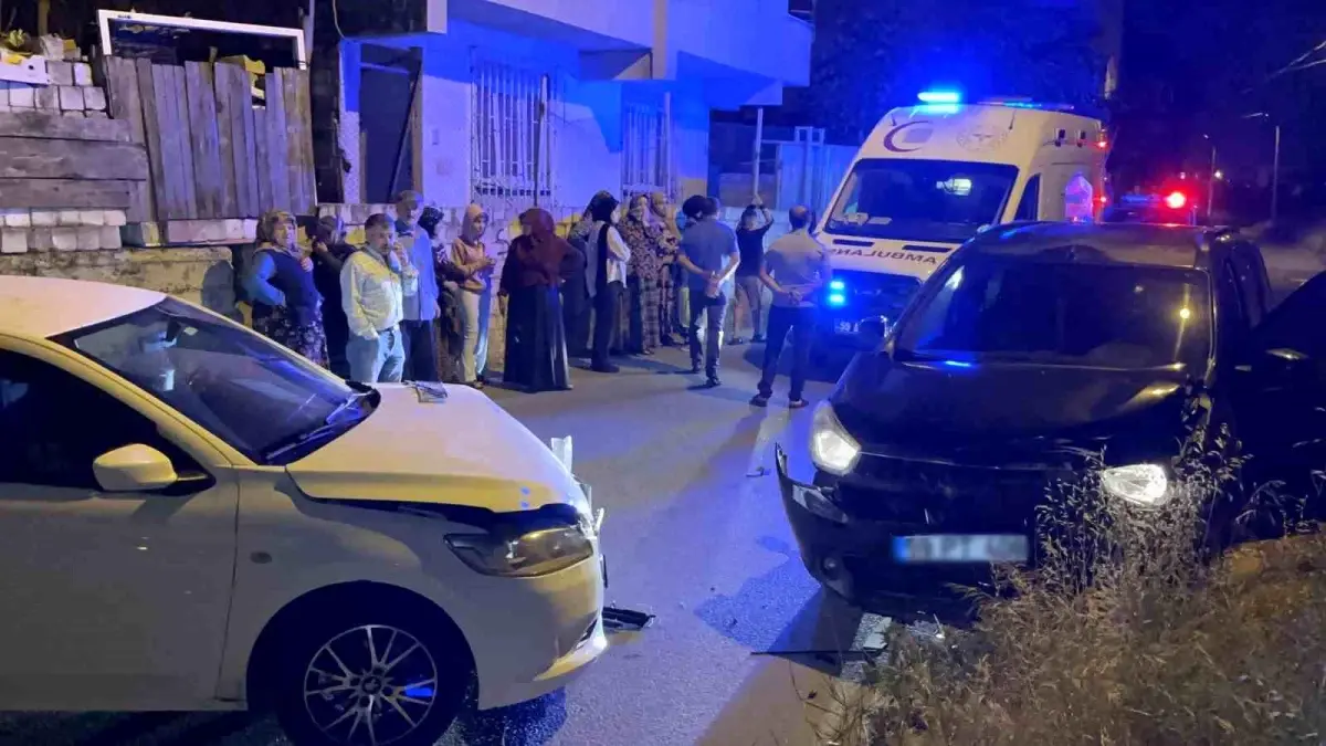 Tekirdağ'da Alkollü Sürücü Park Halindeki Araca Çarptı