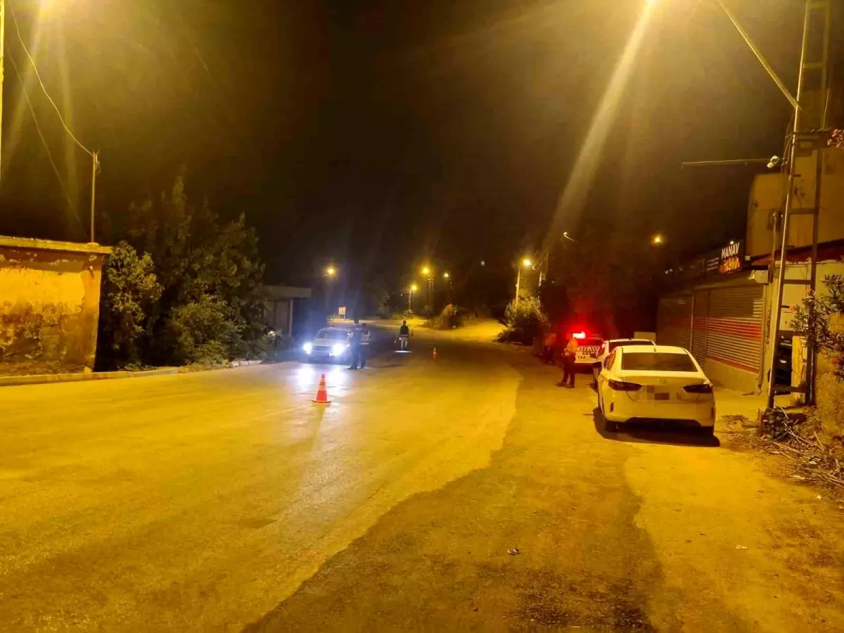Adana'da Hapis Cezası ile Aranan 2 Şahıs Yakalandı