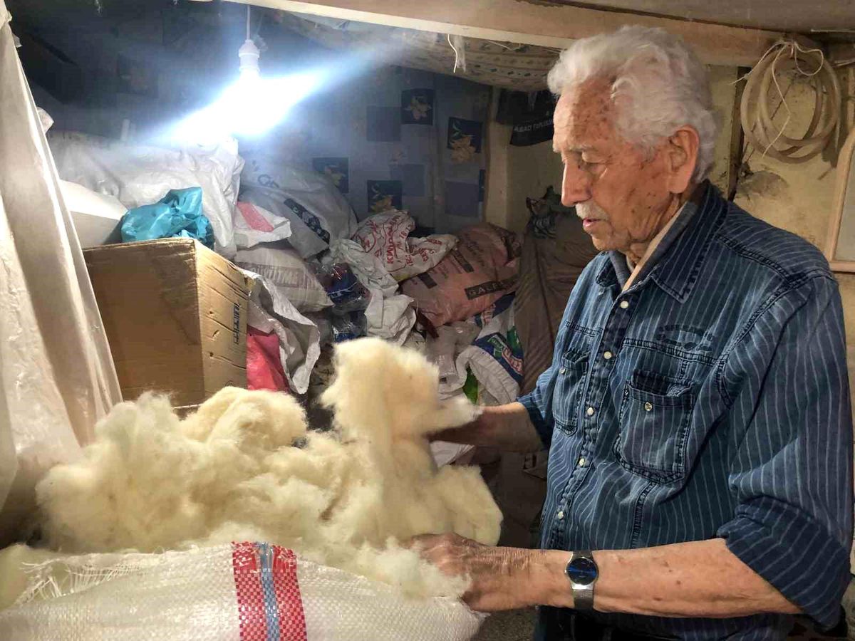 Eskişehirli Tarakçı 50 Yıldır Yün ve Pamukla Sağlıklı Ürünler Üretiyor