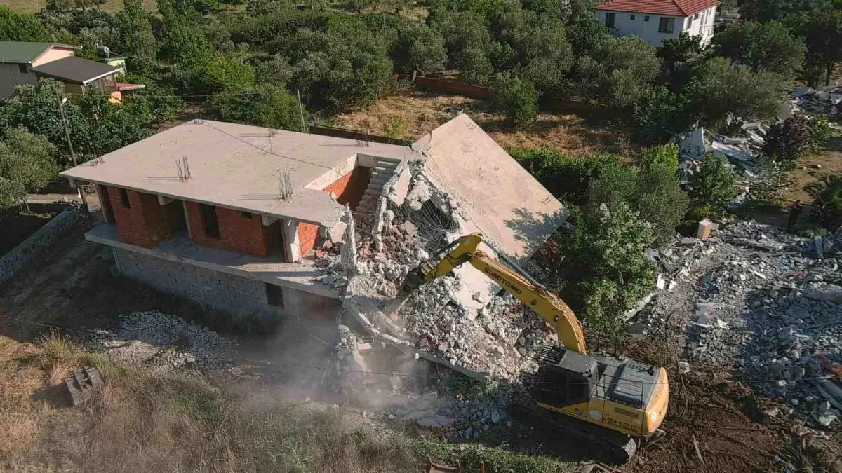 Çanakkale Ayvacık'ta 52 Kaçak Yapı Yıkıldı