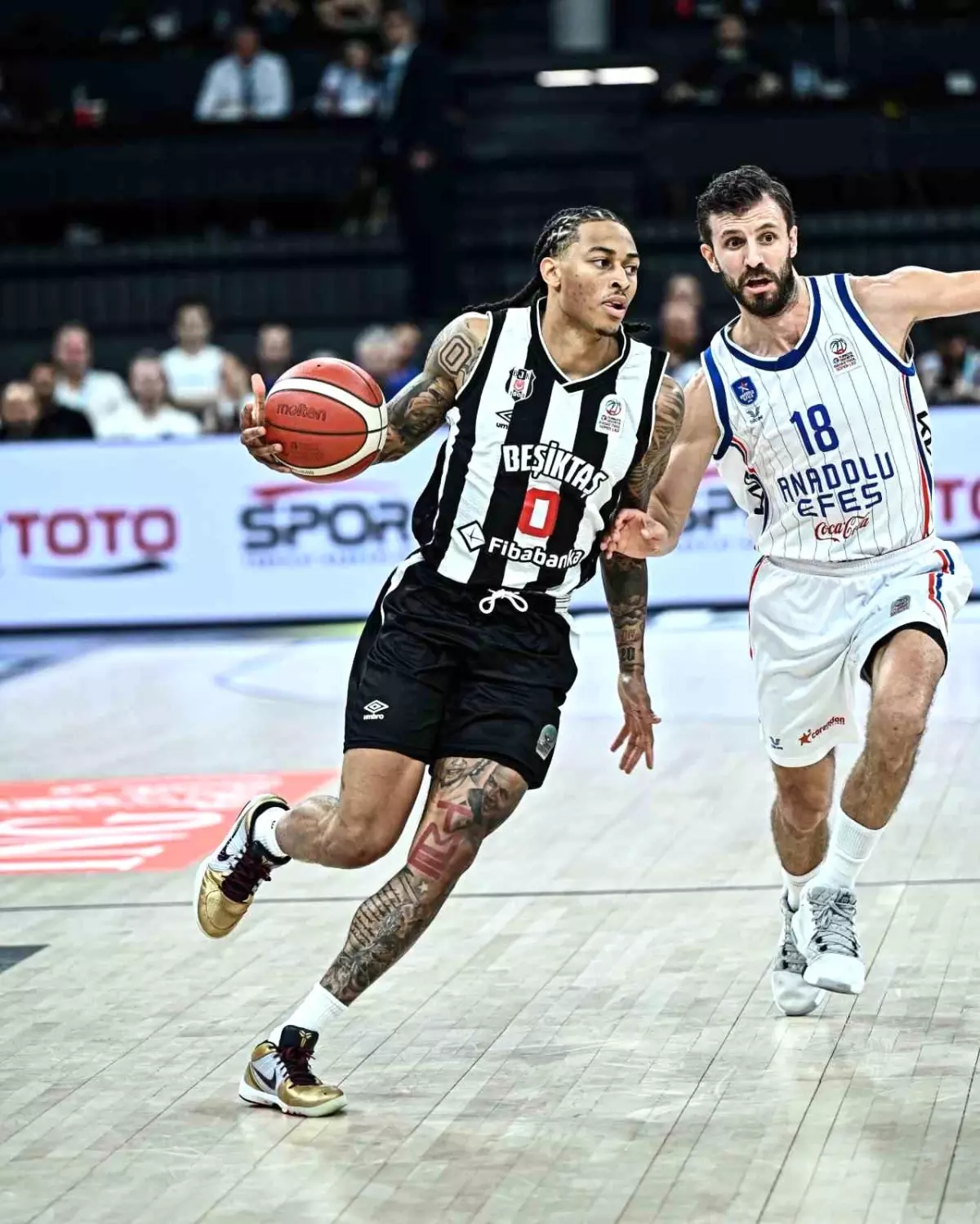 A. Efes Beşiktaş'ı Geçerek Seriyi 2-1 Yükseltti