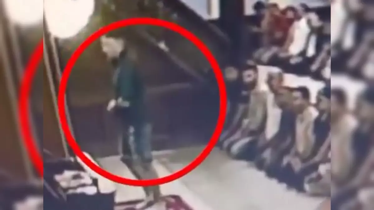 Cami Mihrabında Uygunsuz Davranış: A.Ö.'nün Akli Dengesinin Yerinde Olmadığı Açıklandı