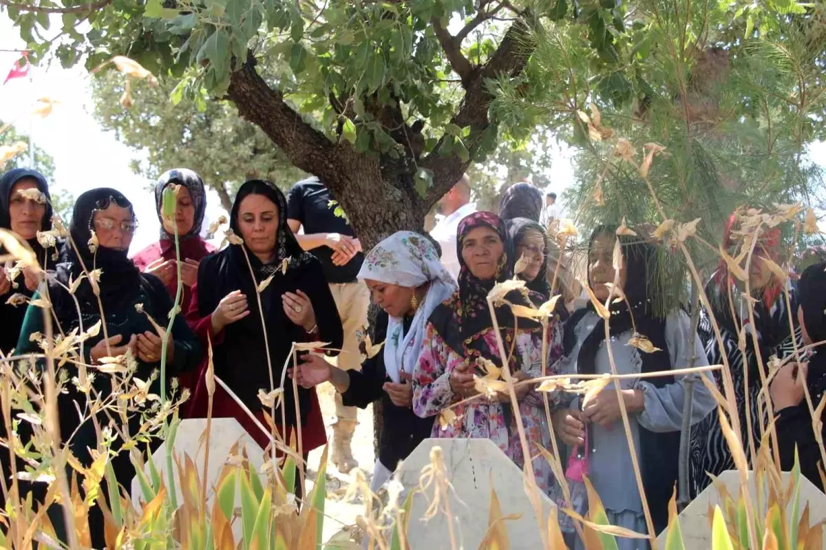 Çevrimli köyünde 35 yıl önce PKK'nın katlettiği 27 kişi anıldı