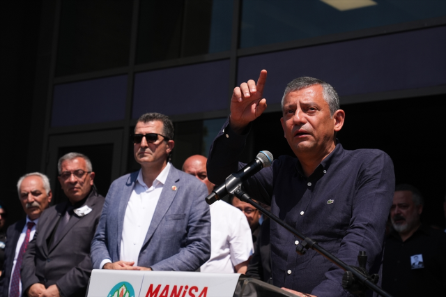 Ferdi Zeyrek'e veda! Özgür Özel gözyaşlarına boğuldu