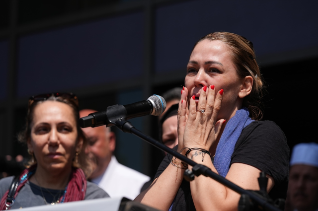 Ferdi Zeyrek'e veda! Özgür Özel gözyaşlarına boğuldu