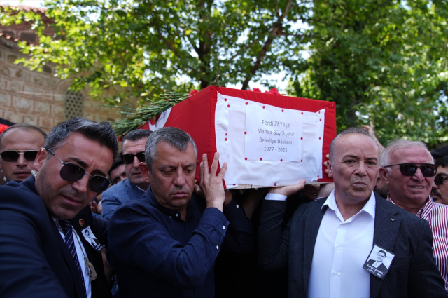 Ferdi Zeyrek'e veda! Özgür Özel gözyaşlarına boğuldu