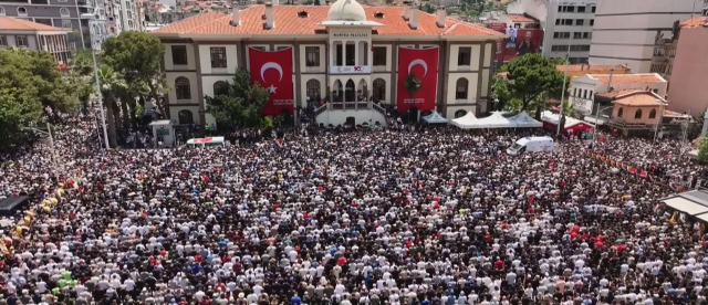 Ferdi Zeyrek'e veda! Özgür Özel gözyaşlarına boğuldu