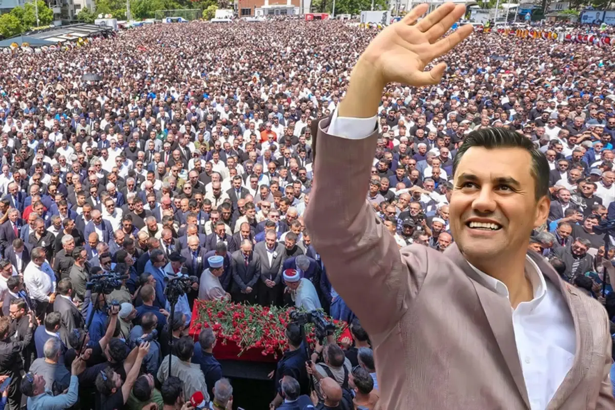 Ferdi Zeyrek'in cenazesinde insan seli! Binlerce kişi akın etti