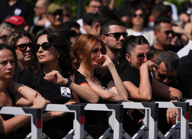 Thousands could not fit in the square during Ferdi Zeyrek's funeral prayer