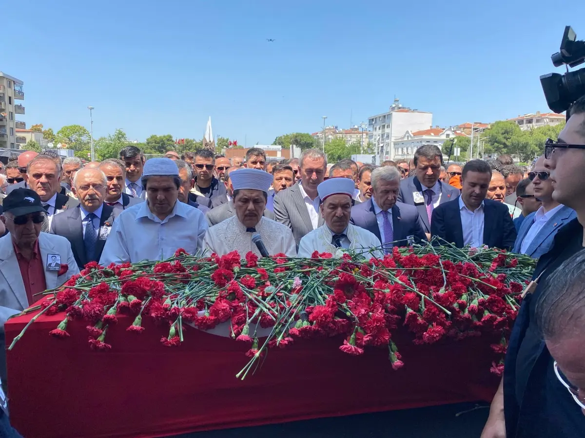 Manisa Büyükşehir Belediye Başkanı Ferdi Zeyrek Son Yolculuğuna Uğurlandı