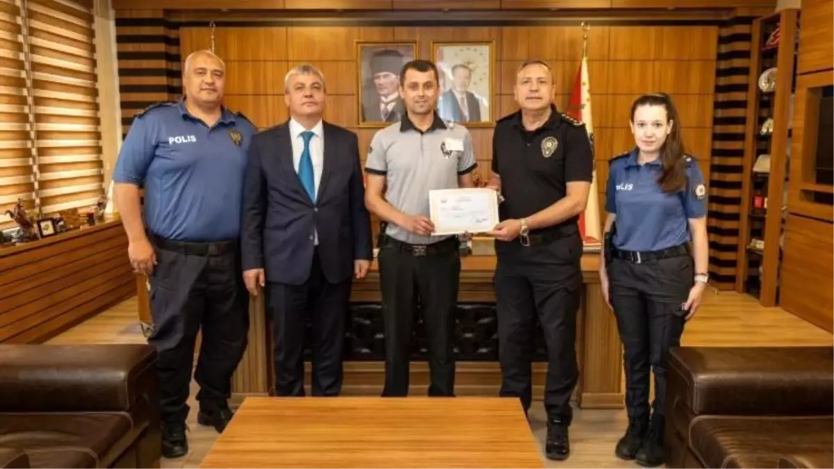 Bilecik'te Güvenlik Görevlilerine Başarı Belgeleri Takdim Edildi