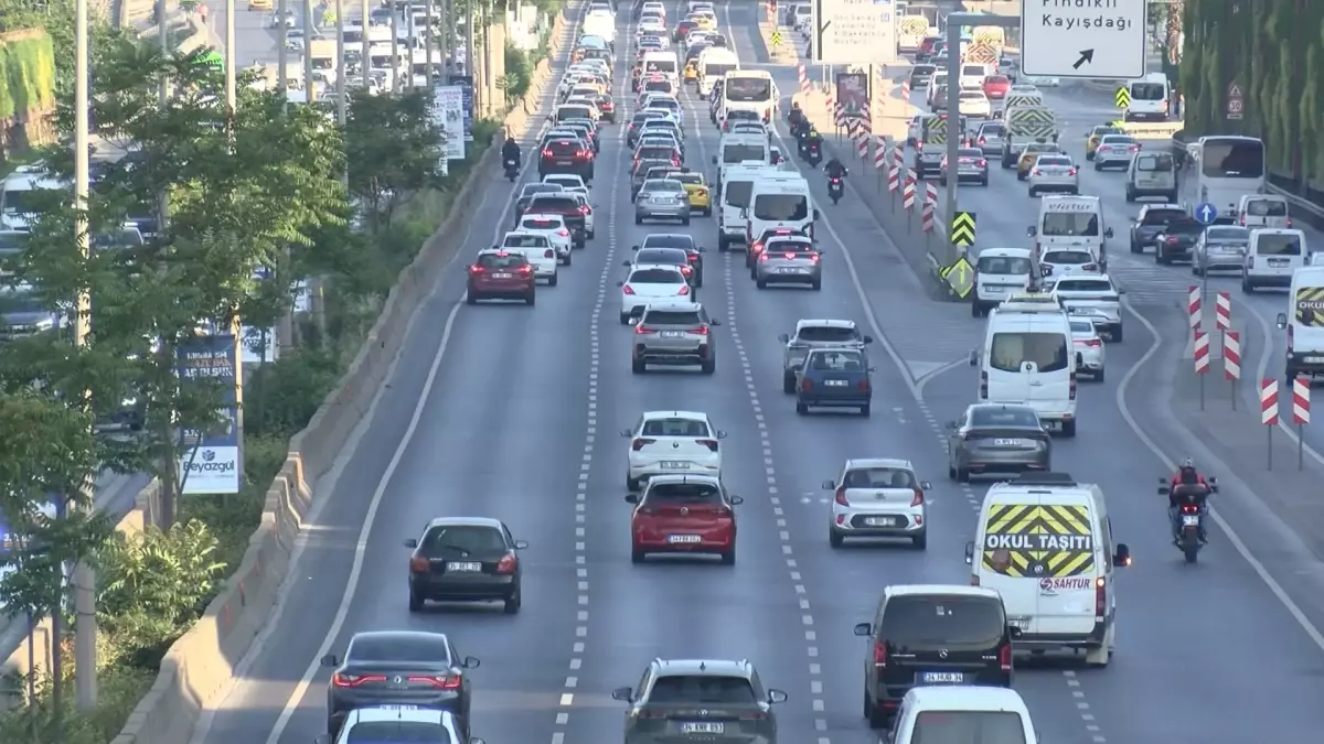 Kurban Bayramı Sonrası İstanbul'da Trafik Yoğunluğu