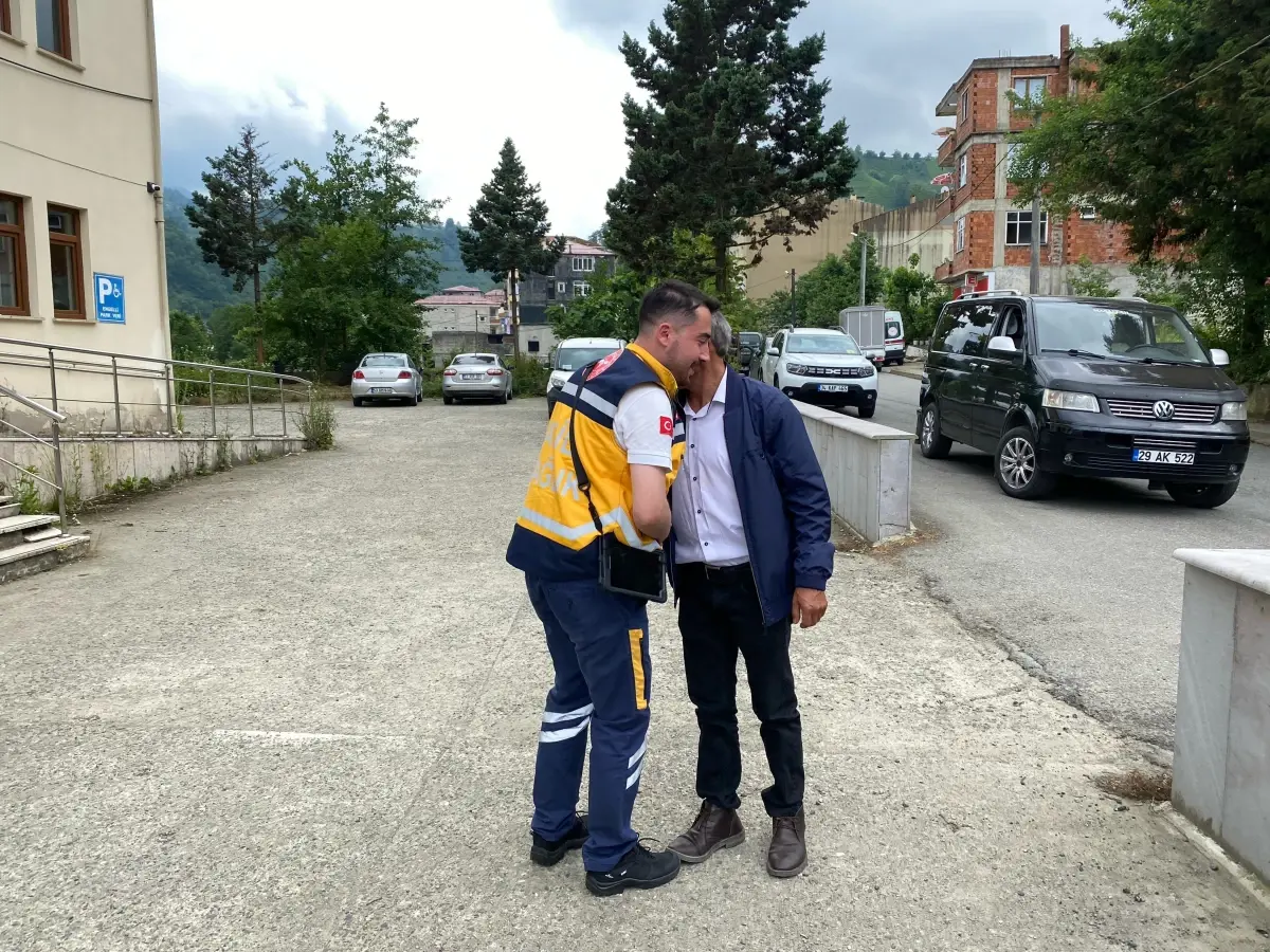 Rize'de Bal Yiyen Arıcı Zehirlendi