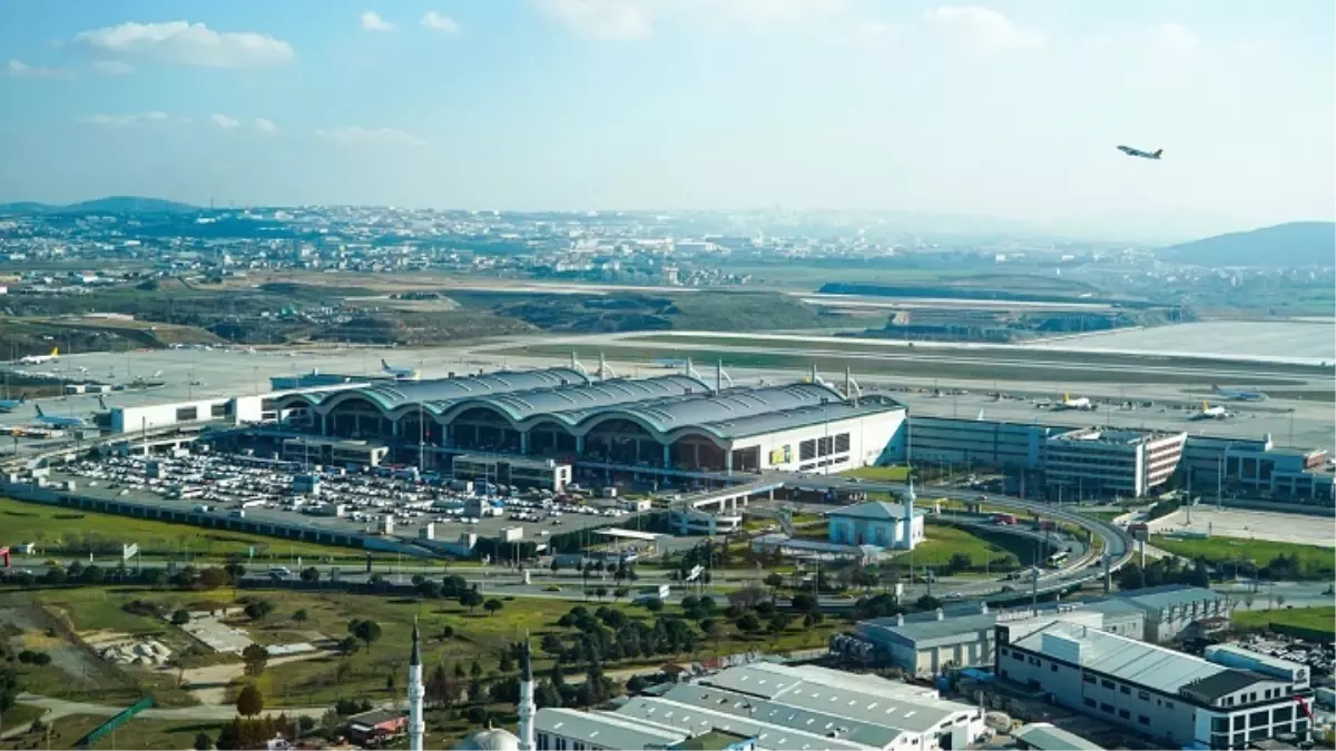 İstanbul Sabiha Gökçen Havalimanı'nda Bayram Yoğunluğu