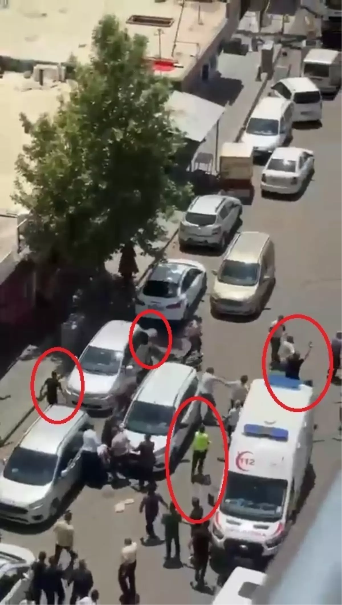 Siirt'te 2 aile arasında çıkan kavgada 4 kişi yaralandı