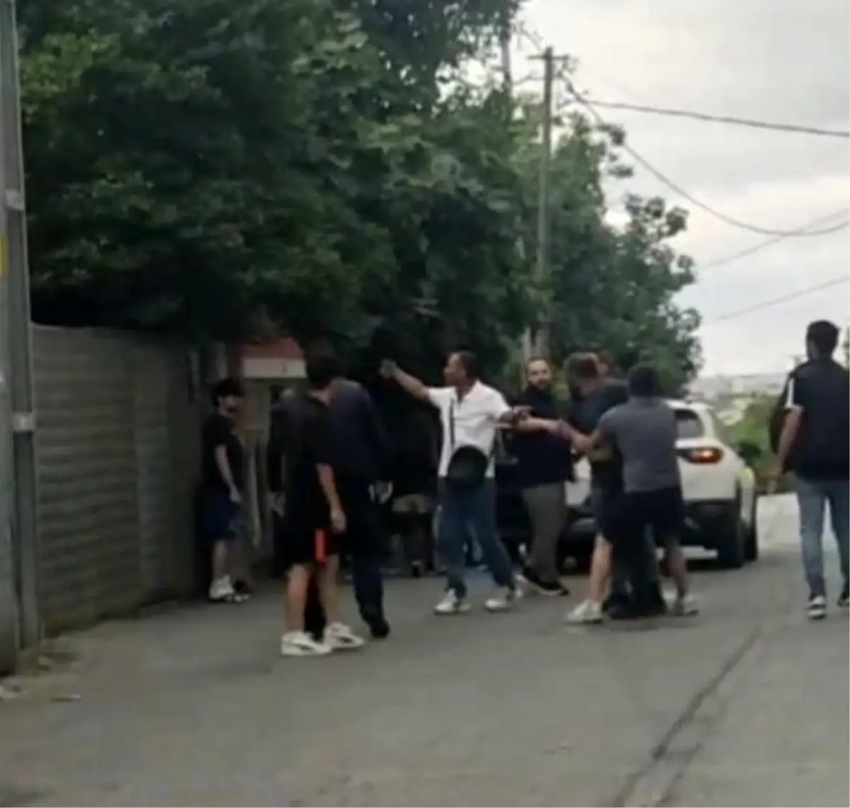Sultangazi'de Alkollü Şahısların Polise Saldırısı