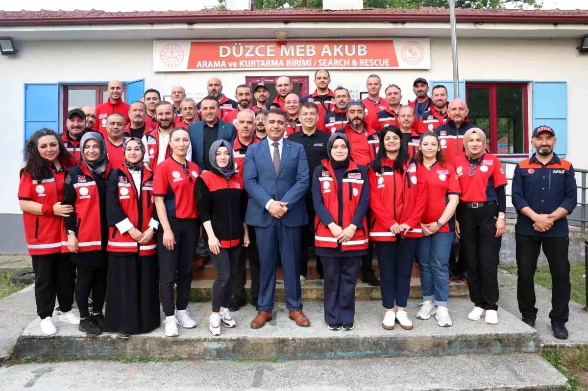 Düzce'de Öğretmenlerden Arama Kurtarma Ekibi Kuruldu