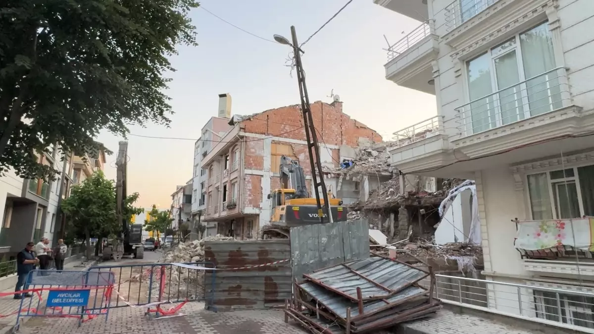 Avcılar'da Kentsel Dönüşüm Çalışmaları sırasında Elektrik Kesintisi