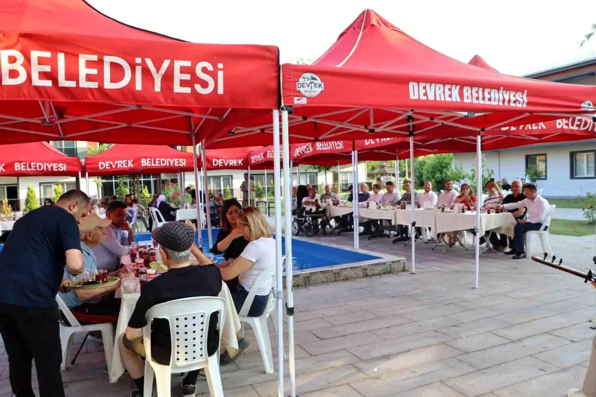 Kaymakam Muhammet Evlice'den Huzurevi Sakinlerine Veda Ziyareti
