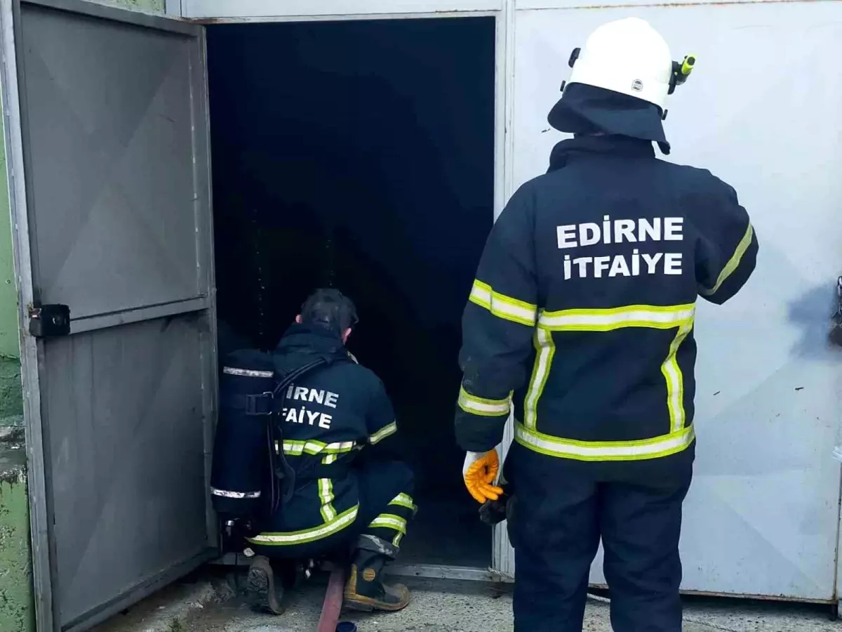 Edirne'de Pelet Üretim Fabrikasında Yangın Çıktı