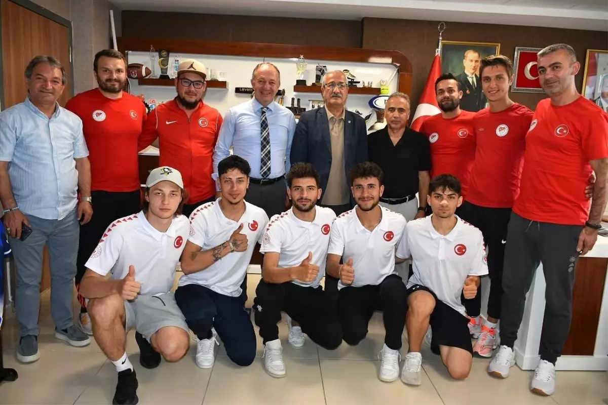 Levent Çakmur, Short Track Olimpik Milli Takımı ile Bir Araya Geldi