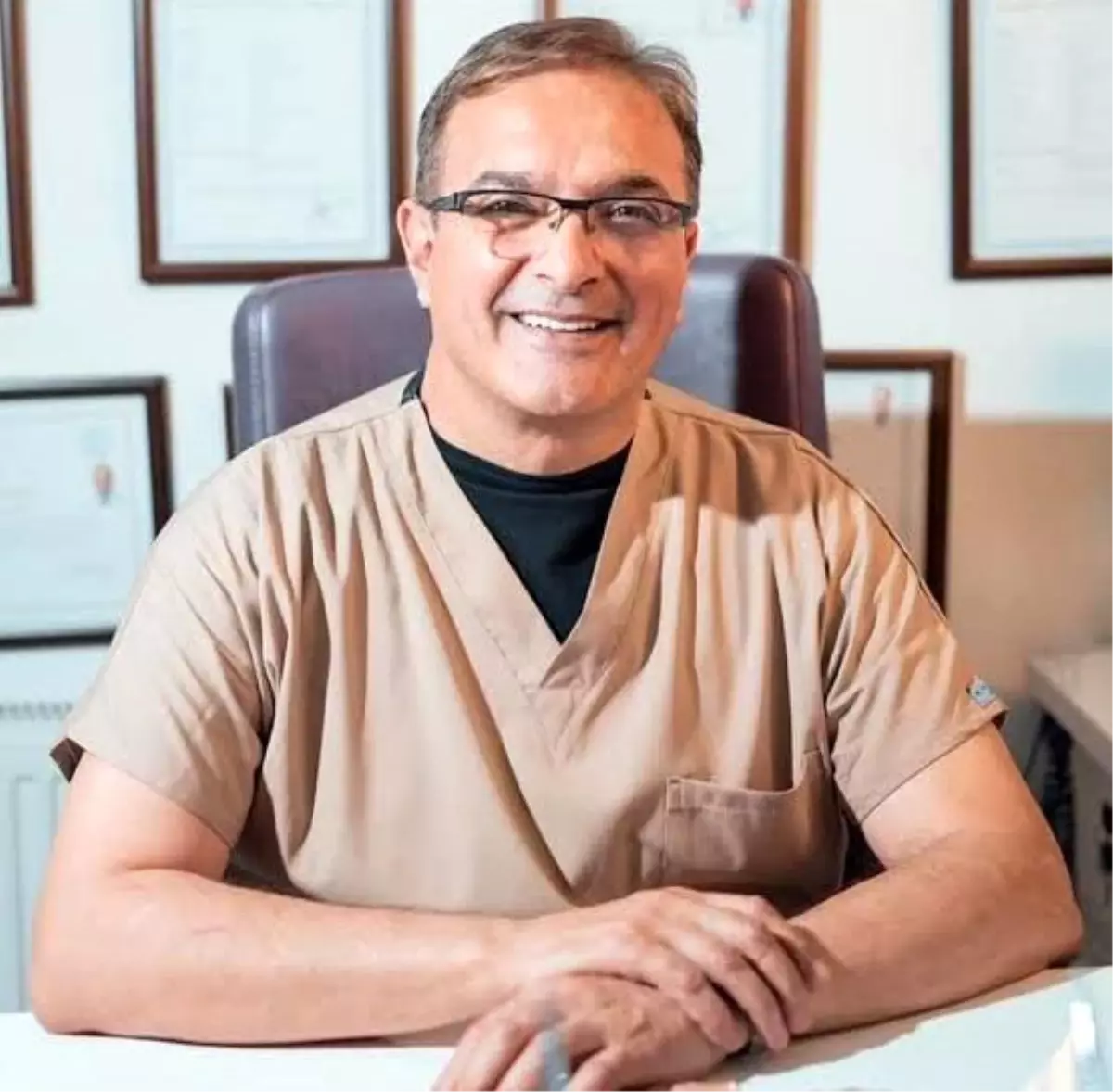 Denizli'de Doktor Kenan Yıldırım Kalp Krizi Nedeniyle Hayatını Kaybetti