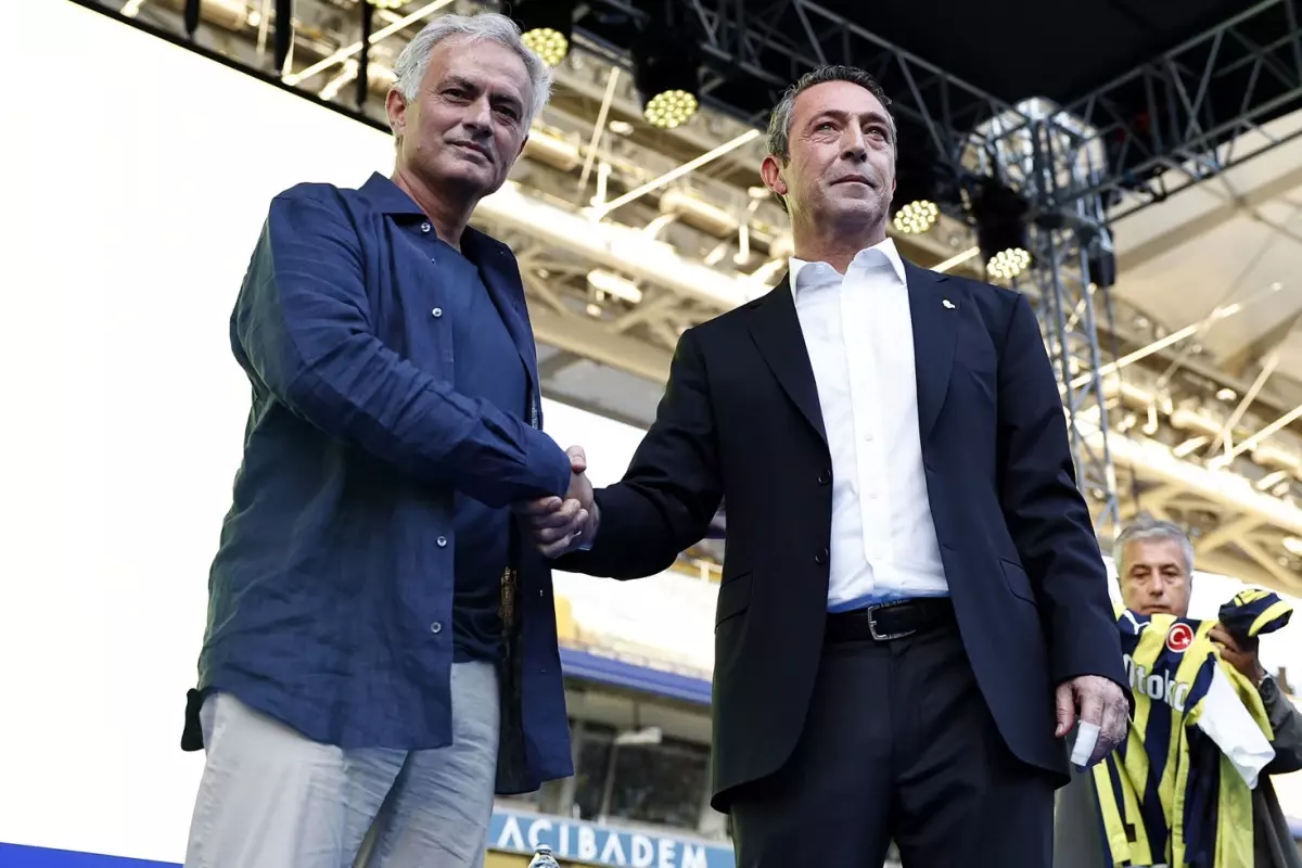 Fenerbahçe'de kalacak mı? Ali Koç'tan Jose Mourinho için son karar